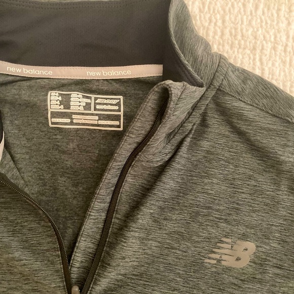 New balance quarter zip running sweater - Picture 2 of 4